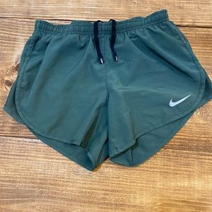 XS Women NIKE shorts